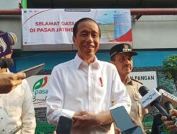 Tawa Jokowi Saat Ditanya soal Data Intelijen Partai Politik.