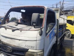 Truk Galon Air Mineral Kecelakaan di Bogor Usai Hindari Pemotor, Satu Orang Jadi Korban